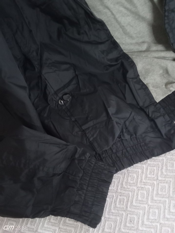 Siyah unisex Kapüşonlu Yağmurluk için penye gibi eni 44 boyu 53 - Görsel 3