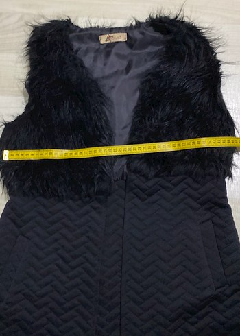 Siyah Uzun Kürklü V Yaka Kadın Yelek - Görsel 4