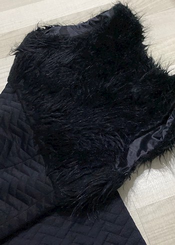 Siyah Uzun Kürklü V Yaka Kadın Yelek - Görsel 7