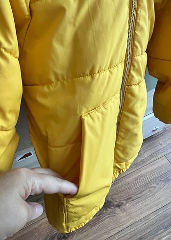 4 Yaş Beden sarı Renk Sarı Kapüşonlu Fermuarlı Erkek Çocuk Mont
