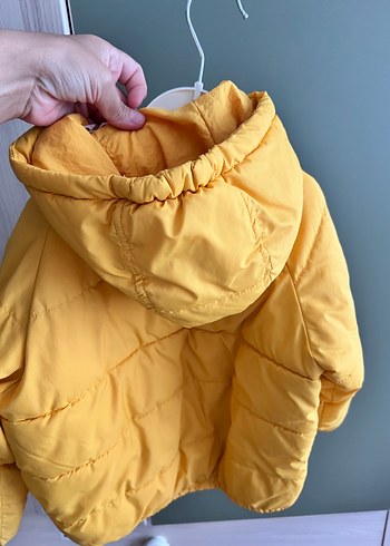 Zara Sarı Kapüşonlu Fermuarlı Erkek Çocuk Mont