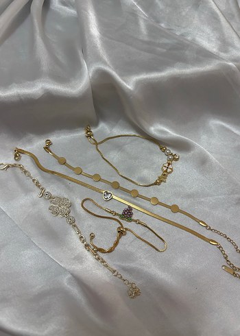  Beden Zincir Detaylı Altın Renk Kadın Bileklik
