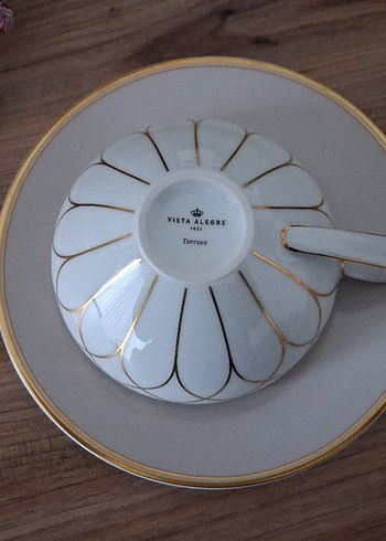 Beyaz ve Altın Detaylı İnce Porselen Fincan PAŞABAHÇE - Görsel 2