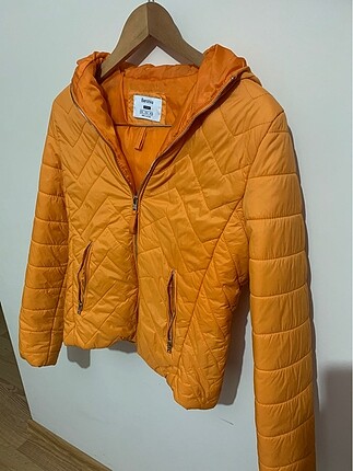 Hardal rengi pofuduk bershka mont
