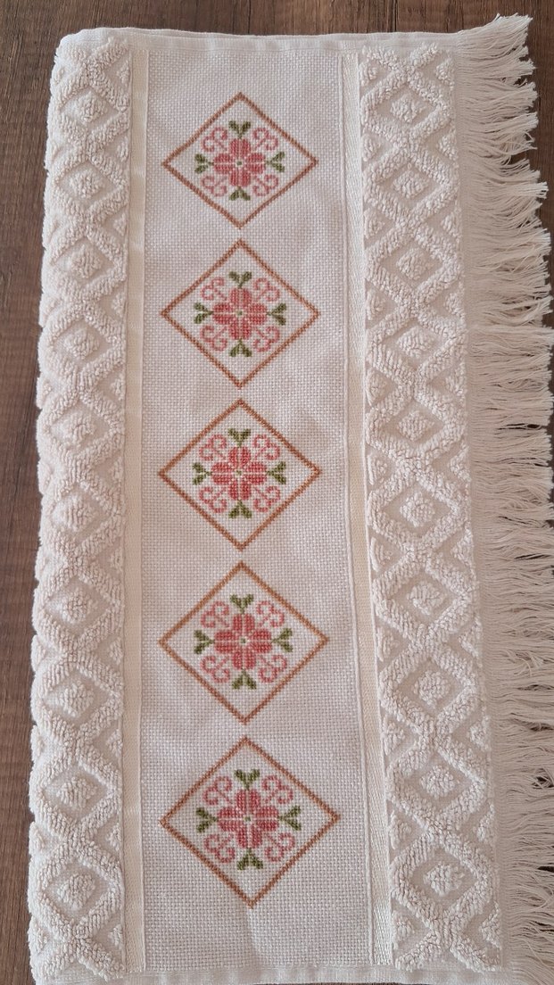 Sarra marka kaneviçe el işi elyüz havlusu - Görsel 3