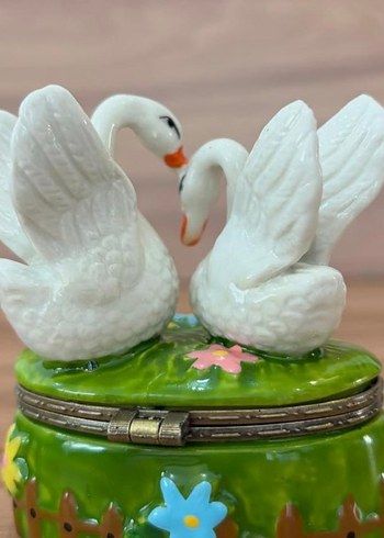 Diğer limoges Çiçekli Kuğu Biblo