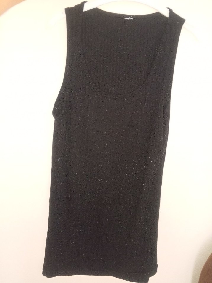 Siyah Yüksek Yakalı Kolsuz Hamile Üstü - Görsel 4