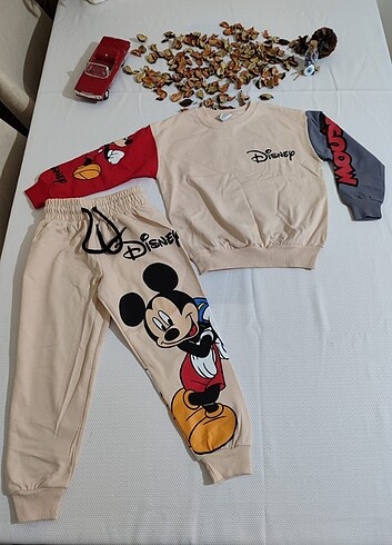 Zara Mickey ve Disney baskılı erkek çocuk takımı