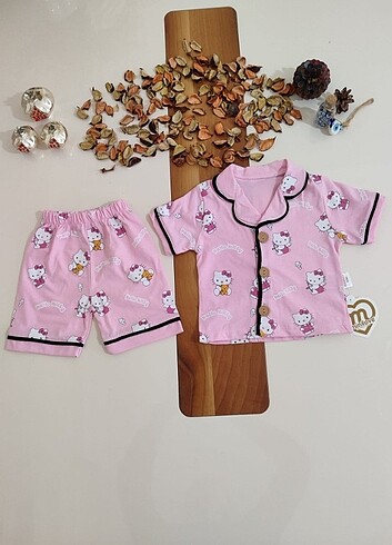 Hello kity baskılı önden düğmeli bebek pijama takımı
