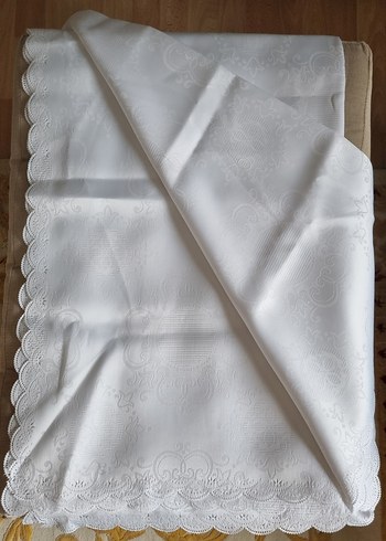 Beyaz Nakışlı Masa Örtüsü - Görsel 3