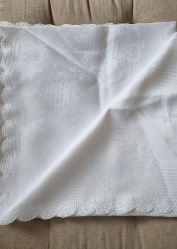 Beyaz Nakışlı Masa Örtüsü - Görsel 2