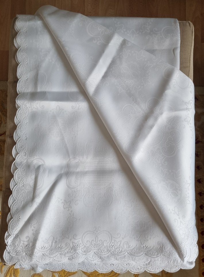Beyaz Nakışlı Masa Örtüsü - Görsel 3