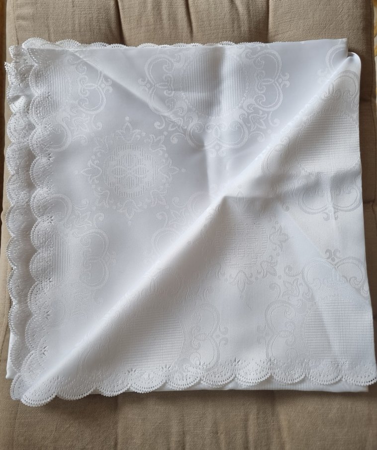 Beyaz Nakışlı Masa Örtüsü - Görsel 2