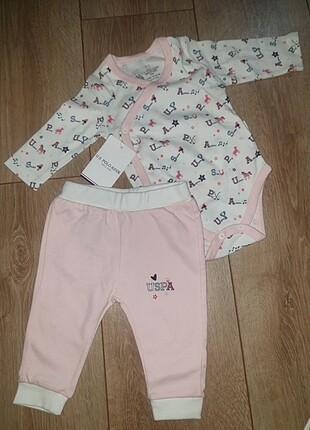 3 Ay Beden POLO SIFIR 3/6 KIS.BEBEK.2 Lİ.ALT.VE.ÜST TAKIM ETİKET 180.TL.KAM