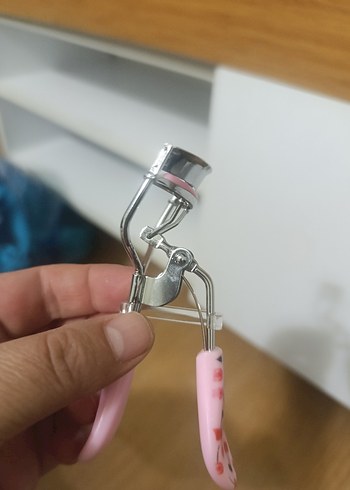 Meyve Desenli Pembe Kirpik Kıvırıcı - Görsel 3