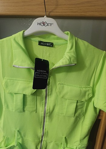 Kemer Detaylı Yeşil Mini Tulum - Görsel 2