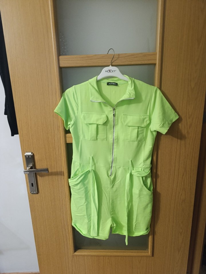 Kemer Detaylı Yeşil Mini Tulum - Görsel 3