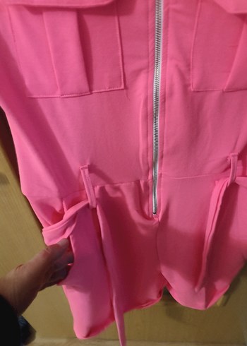 Pembe Kısa Kollu Kadın Tulum - Görsel 3