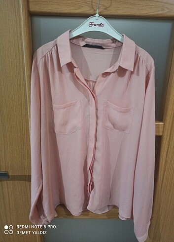 Pembe gomlek