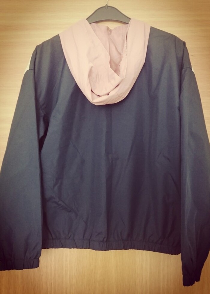KIABI marka small beden kapsonlu üst  - Görsel 3