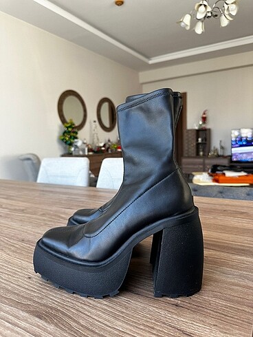 39 Beden siyah Renk Bershka Streç topuklu platform bot
