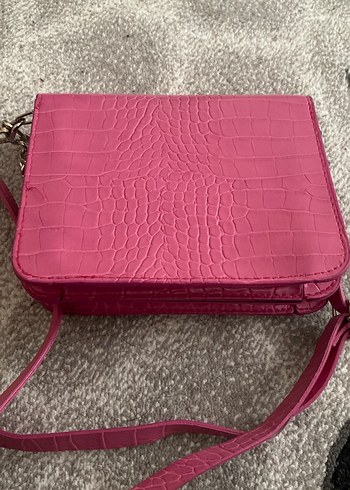 Pembe Yılan Derisi Desenli Zincir Detaylı Çanta - Görsel 3