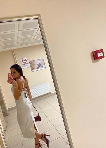 Beyaz Straplez Midi Elbise - Görsel 4