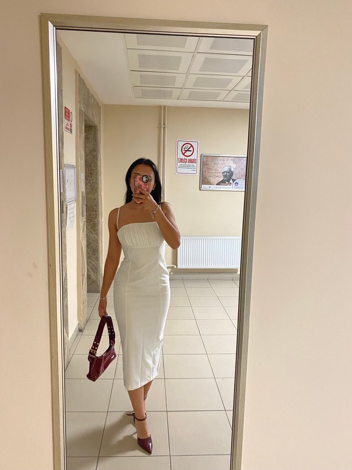 Beyaz Straplez Midi Elbise - Görsel 3