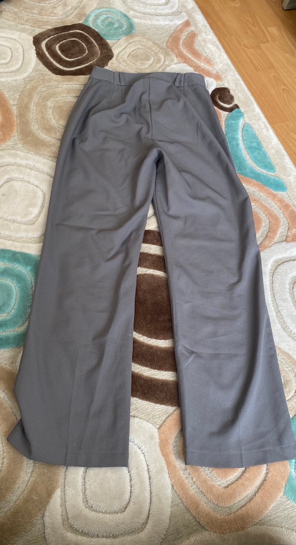 Gri Kadın Kumaş Pantolon Pilili Normal Boy - Görsel 3