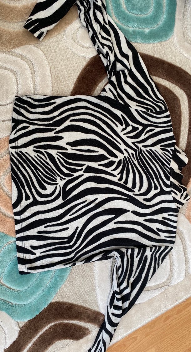 Zebra Desenli Kadın Boğazlı Bluz - Görsel 3