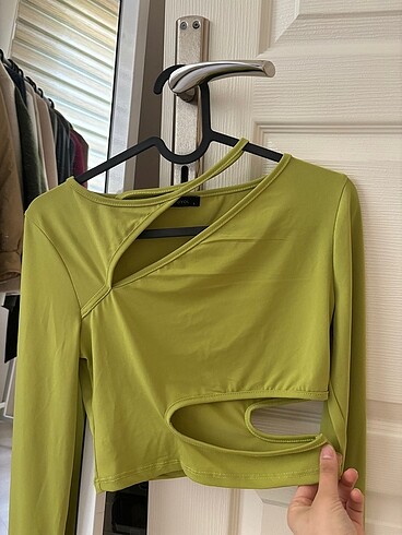 Trendyol & Milla crop top