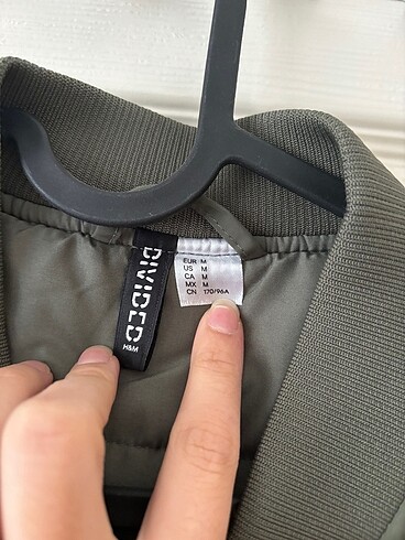 H&M mont crop