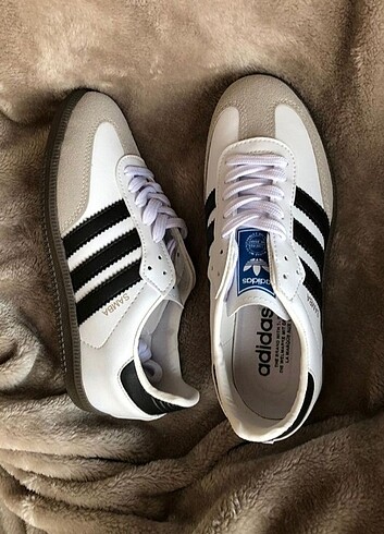 ADIDAS SAMBA