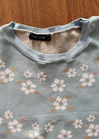 Trendyol Çiçek Desenli Açık Mavi Karpuz Kollu Krop Bluz - Görsel 6