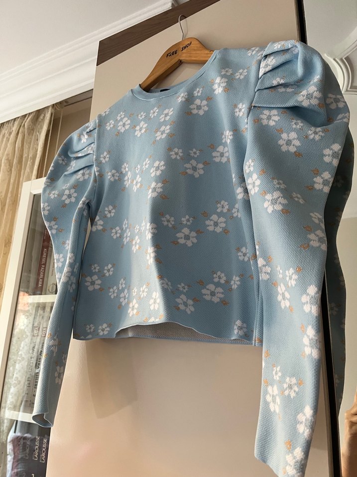 Trendyol Çiçek Desenli Açık Mavi Karpuz Kollu Krop Bluz - Görsel 2