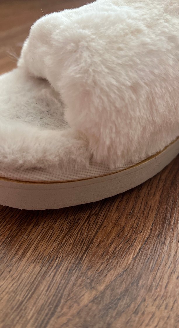 Beyaz Tüylü Kadın Ev Terliği - Görsel 4