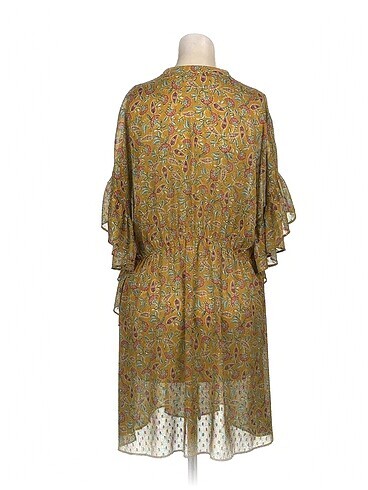 m Beden PreLoved Kısa Elbise %70 İndirimli.