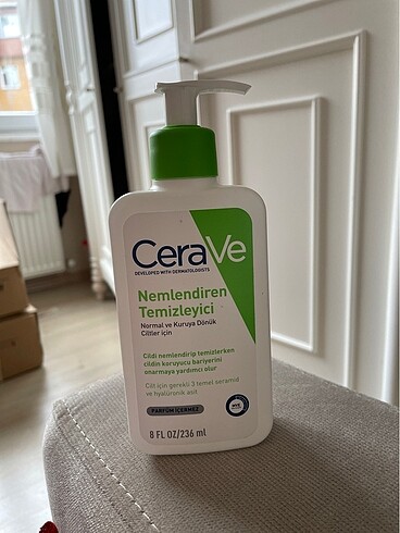 Cerave nemlendiren yüz temizleyici