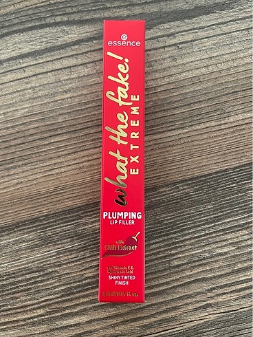Essence Dudak Dolgunlaştırıcı Lipgloss