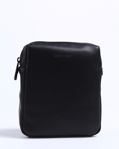Calvin Klein postacı çantası