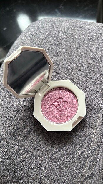  Beden Fenty beauty highlighter