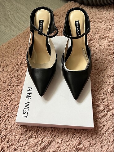 #nine west