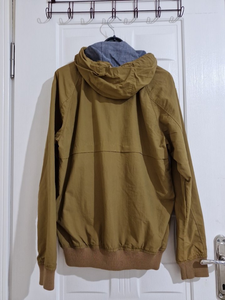 pull&bear yağmurluk/rüzgarlık - Görsel 2