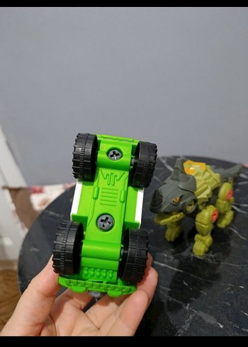 Renkli Yeşil Oyuncak Araba ve Dinozor - Görsel 4