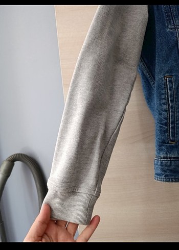 Gri Kapişonlu Denim Ceket - Görsel 4