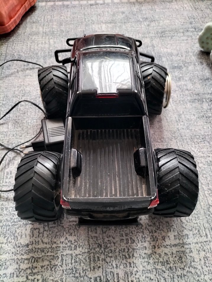 Toyota Tundra Oyuncak Araba - Görsel 2