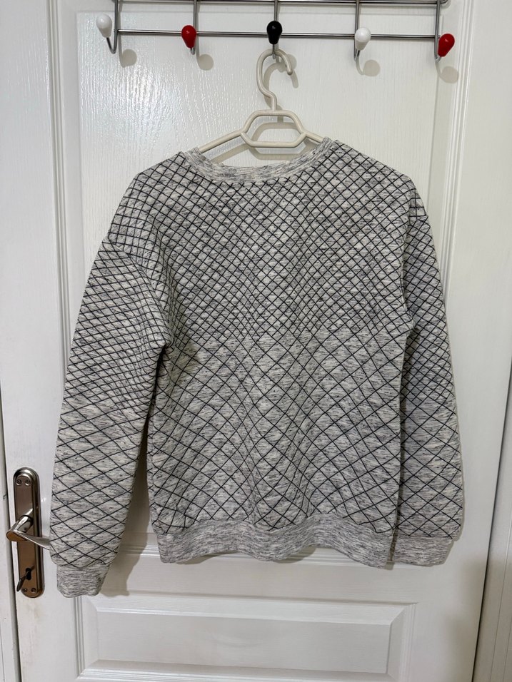 Gri Baskılı Sweatshirt - Görsel 3