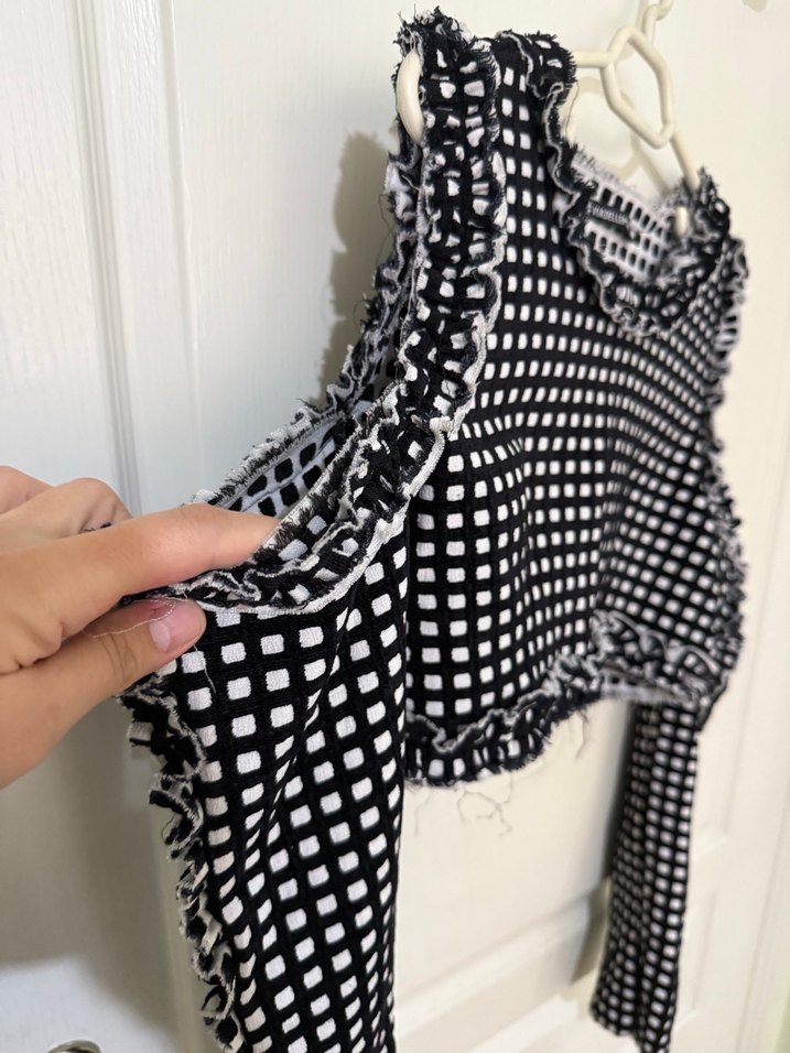 Viadellerose Kadın Siyah Kareli Fırfırlı  crop Bluz - Görsel 3