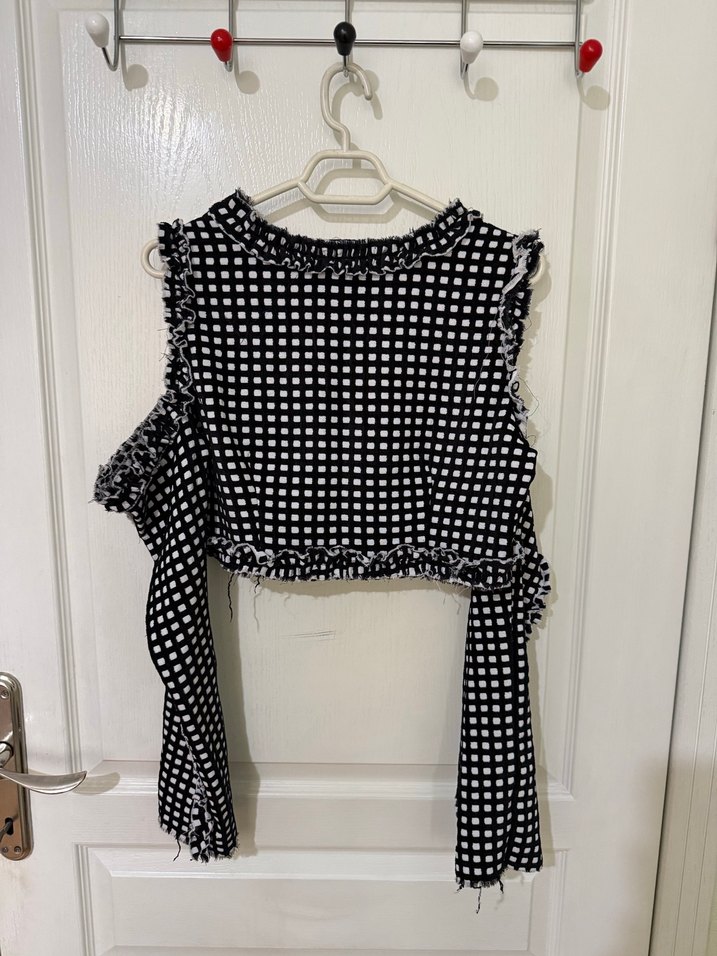 Viadellerose Kadın Siyah Kareli Fırfırlı  crop Bluz - Görsel 4