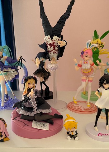 Anime Karakter Figurleri Koleksiyonu